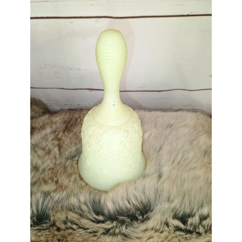 Vintage 1970s Fenton Custard‎ Satin Finish Glass Bell